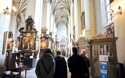 Kilka miesięcy temu udostępniono wyremontowaną nawę południową świątyni.