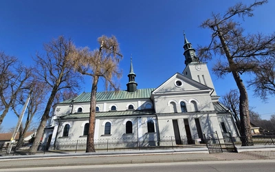 Witraże w Mędrzechowie