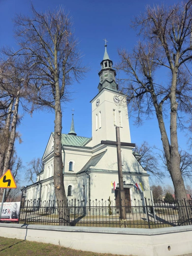 Witraże w Mędrzechowie