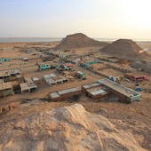 Kościół – jedyne miejsce, gdzie szanowana jest ich godność. Dramat chorych na trąd w najmłodszym państwie świata