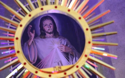 Bp Stułkowski dla "Gościa Płockiego": Niedziela Miłosierdzia jest po to, żeby dotknąć miłości Boga