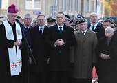 Msza w rocznicę katastrofy smoleńskiej. Bp Lechowicz: Jeśli chcemy dobrze służyć Polsce, powinniśmy podporządkować partyjne interesy dobru wspólnemu