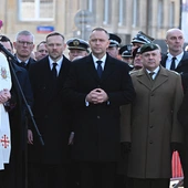 Msza w rocznicę katastrofy smoleńskiej. Bp Lechowicz: Jeśli chcemy dobrze służyć Polsce, powinniśmy podporządkować partyjne interesy dobru wspólnemu