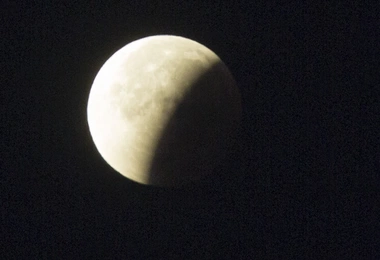 Historyczna misja Artemis II zakończona