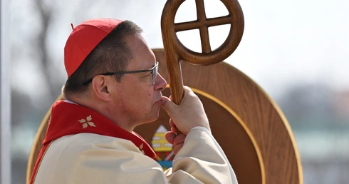 Kard. Ryś w Łagiewnikach: Ten świadczy miłosierdzie, kto daje nadzieję. Kto jej nie daje - daje za mało