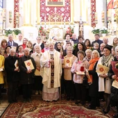 Miłość miłosierna lekiem na wszystko - choroby, głód, samotność, niepełnosprawność, bezdomność