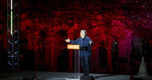 Orban uznał porażkę Fideszu i pogratulował Magyarowi zwycięstwa w wyborach