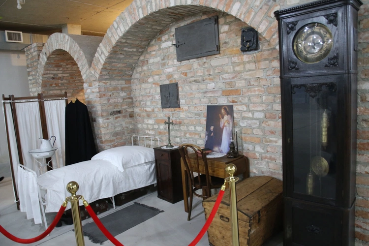 Płock. Niedziela Miłosierdzia w sanktuarium cz. I