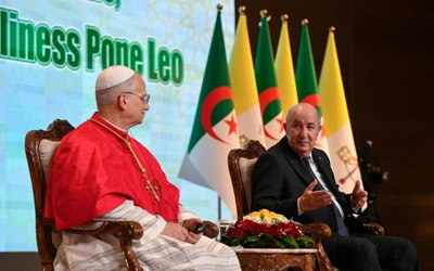 Papież do władz Algierii: Religia bez miłosierdzia i życie społeczne bez solidarności są skandalem w oczach Boga