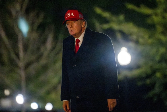 „Pijany król i trzeźwy pasterz”: świat potępia niedopuszczalne słowa Trumpa o papieżu Leonie XIV