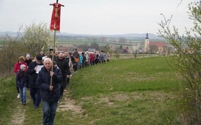 Na koniec oktawy wielkanocnej poszli Drogą Światła