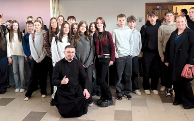 Na spotkanie licznie przybyła młodzież z Bartoszyc. – To dla nas czas spotkania z Bogiem i przyjaciółmi z różnych wspólnot  – podkreślają młodzi.