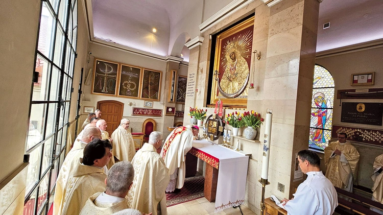 Centralnym punktem wydarzenia  była Eucharystia w Kaplicy Matki Bożej Ostrobramskiej.