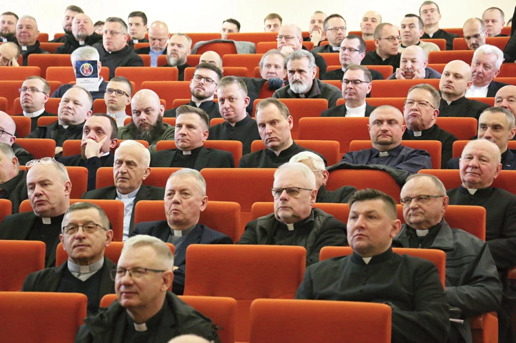 Wykłady odbywały się w auli Caritas AL.