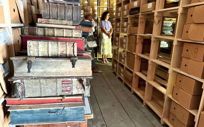 Przed naukowcami  do zbadania jeszcze około  160 metrów bieżących archiwaliów.