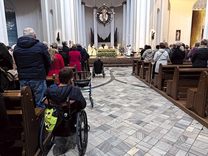 – Działalność charytatywna, wyrastająca z wielkanocnego poranka, to nie jest narzucony obowiązek. To jest wewnętrzny pożar – przypomniał zebranym biskup.