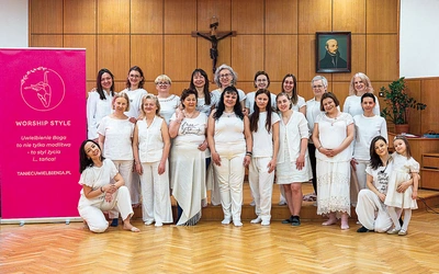 Informacje o spotkaniach można znaleźć na stronach worshipstyle.pl oraz taniecuwielbienia.pl.