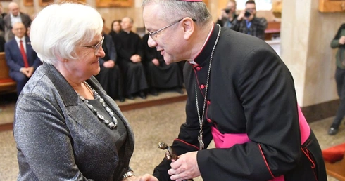Statuetki dla ludzi o wielkich sercach, czyli 25. edycja nagrody "Człowiek Człowiekowi"