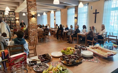 "Witaj, Piękna" - miejsce spotkania, rozwoju i relacji dla kobiet