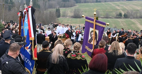Pożegnanie mamy, nauczycielki, społeczniczki