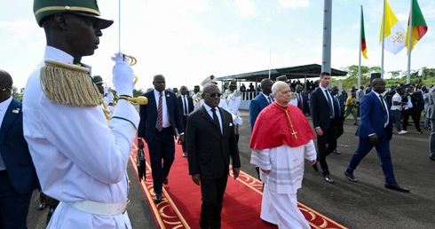 Zapowiedź drugiego dnia pobytu Leona XIV w Kamerunie: modlitwa o pokój w regionie konfliktów i walk