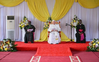 „Jesteście osobami realnymi!” – Leon XIV o wyzwaniach sztucznej inteligencji i misji młodych w Afryce