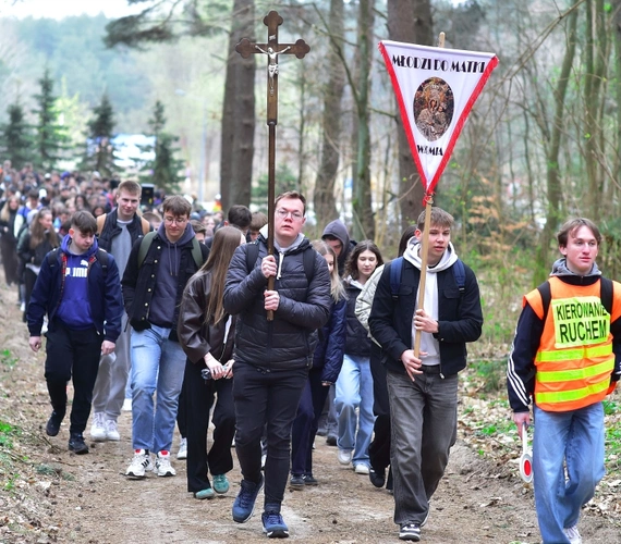 Pielgrzymka maturzystów do Gietrzwałdu