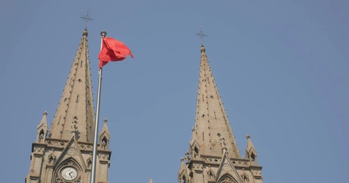 "Przymusowe zaginięcia", zatrzymania i zakazy. Narastają represje na katolików w Chinach