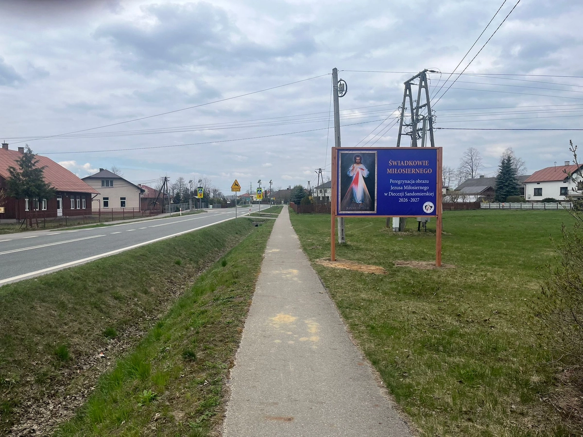 Banery przypominają o peregrynacji