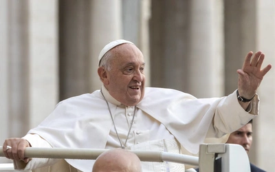 Osobisty pielęgniarz Franciszka: płakał z radości, kiedy po szpitalu znów zawiozłem go na plac