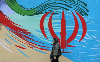 Strzały w Ormuzie i żądania miliardowych odszkodowań od Iranu