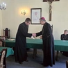 Pierwsze dekrety zostały wręczone, kolejne – w ciągu najbliższych tygodni. 