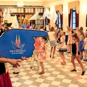 Wydarzenia organizowane przez fundację przyciągają od lat tysiące nastolatków.