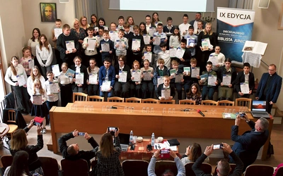 Te wydarzenia dla dzieci szkół podstawowych organizuje Wydział Nauki Katolickiej. W finale dla młodszych uczniów wystartowały 53 osoby.