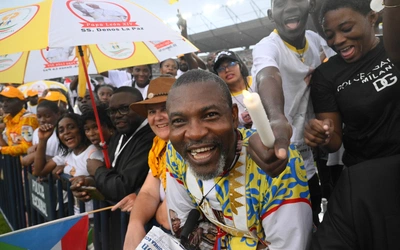 Przedostatni dzień Papieża w Afryce: Dajcie się porwać miłości