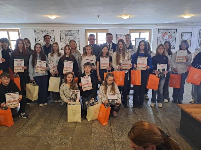 Konkurs "KL Gross-Rosen ocalić od zapomnienia"