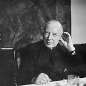 Pokój stołowy  w domu Prymasa przy ul. Miodowej, 21 sierpnia 1972 r.