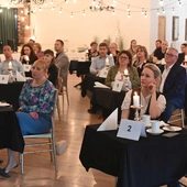 Dali małżeństwom receptę na "powrót do źródeł miłości"