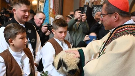 Ludźmierz. Owieczka w kościele, stado okadzone