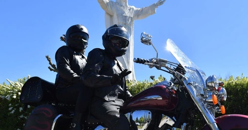 Kilkuset motocyklistów w drodze do Matki Cierpliwie Słuchającej