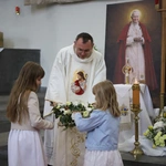 Wprowadzenie relikwii św. Jana Pawła II do parafii w Jesionce - Msza św.