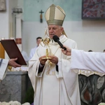 Wprowadzenie relikwii św. Jana Pawła II do parafii w Jesionce - Msza św.