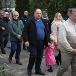 Wprowadzenie relikwii św. Jana Pawła II w Jesionce - procesja