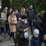 Wprowadzenie relikwii św. Jana Pawła II w Jesionce - procesja