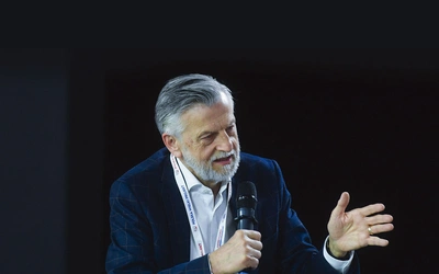 Prof. Andrzej Zybertowicz dla „Gościa”: Są oznaki, że zbliżamy się do punktu krytycznego, w którym utracimy zdolność kontroli nad AI