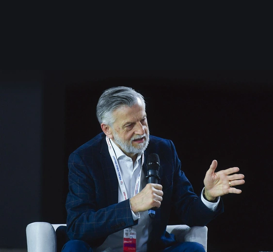 Prof. Andrzej Zybertowicz dla „Gościa”: Są oznaki, że zbliżamy się do punktu krytycznego, w którym utracimy zdolność kontroli nad AI