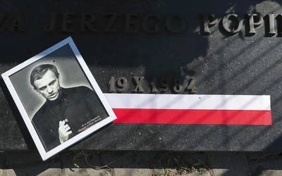 Dowody na ciele. Śmierć ks. Popiełuszki: nowe ustalenia, stare spory