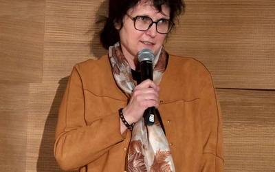 – Sięgamy zarówno po dawne teksty, jak i po współczesne. Jest u nas i poważnie, i wesoło  – zapewnia prof. Anna Mlekodaj.