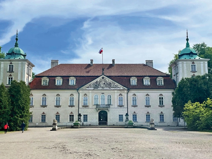  Pałac Radziwiłłów wciąż zachwyca i dla wielu jest miejscem  do odkrycia.