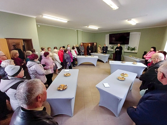 Pierwsze pokazy zaplanowano na koniec kwietnia. Oczywiście najpierw odbędą się projekcje o patronce parafii.